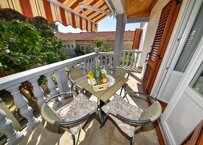 Lana Apartman